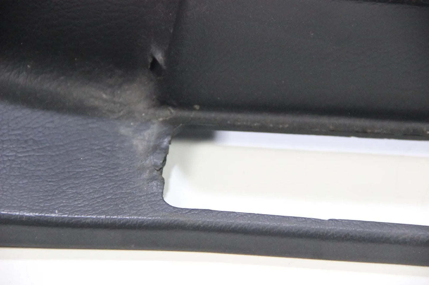 Original BMW E30 316i 318i 320i  325i M3 Mittelkonsole Kassettenfach 51161884246