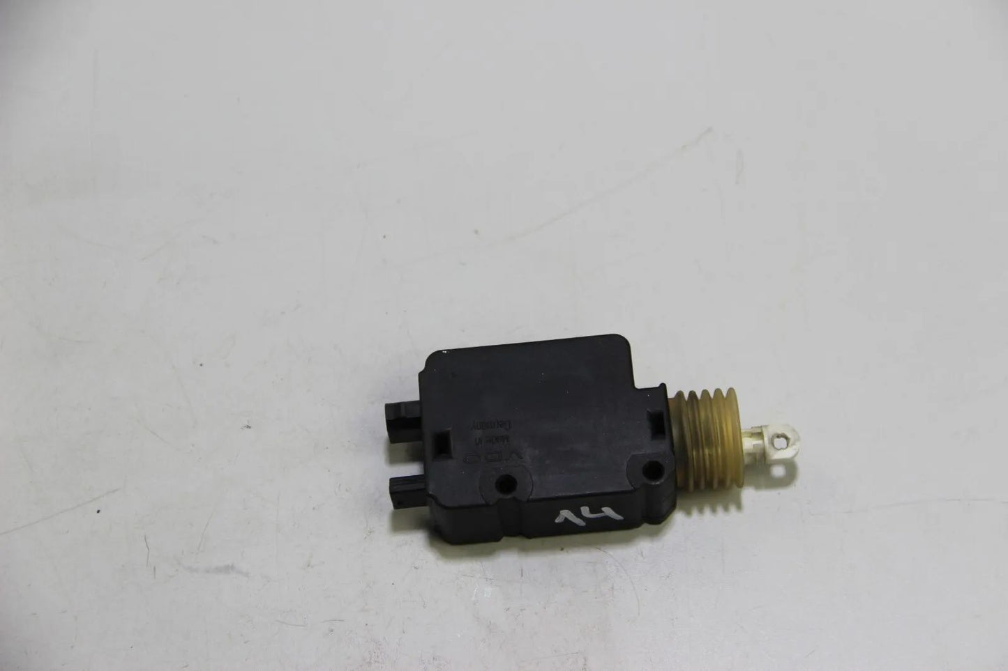 Original BMW E36 Stellmotor Zentralverriegelung ZV Tankklappe 6711 8361140