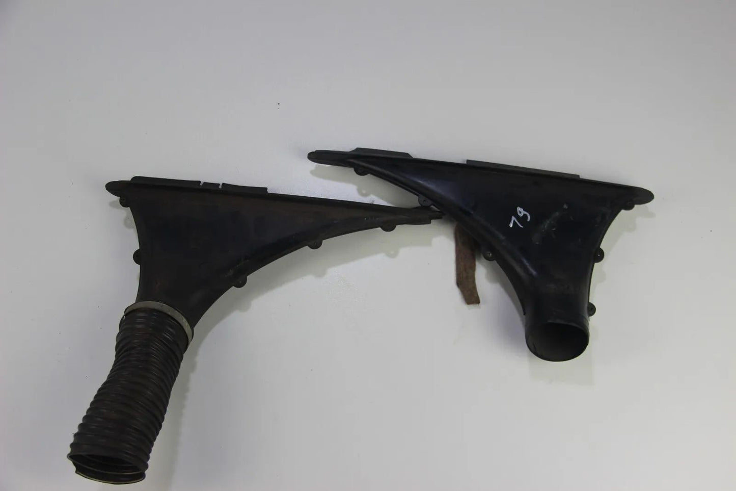 Original BMW Neue Klasse Heizungskanal Entfroster Düsen paar links rechts heater