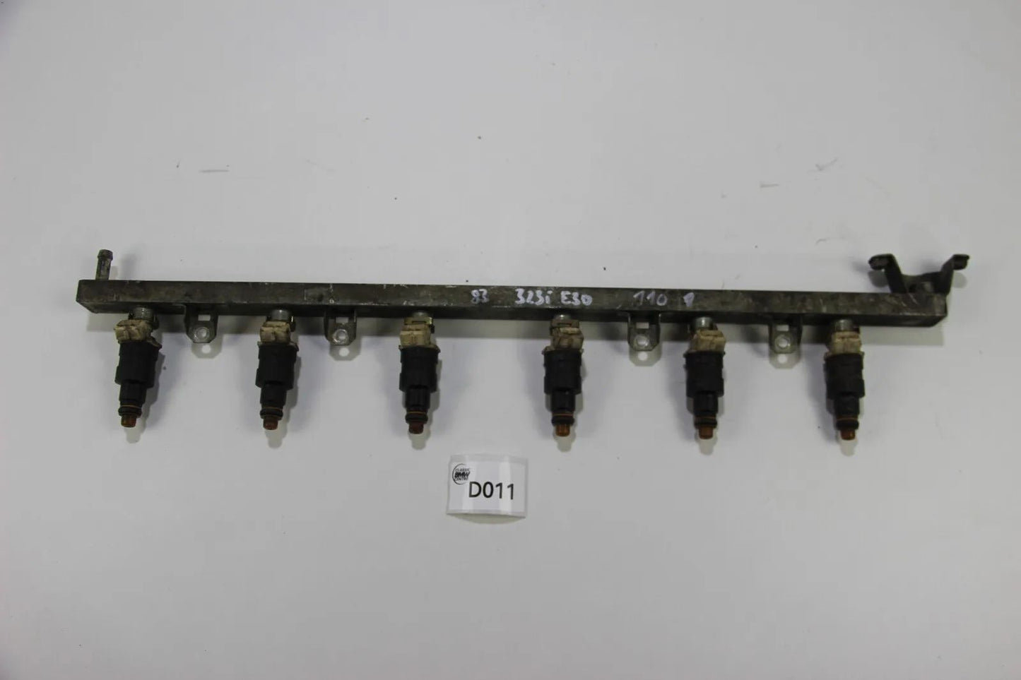 Original BMW E30 323i Einspritzleiste Fuelrail mit Injektoren 3er Benzin OEM