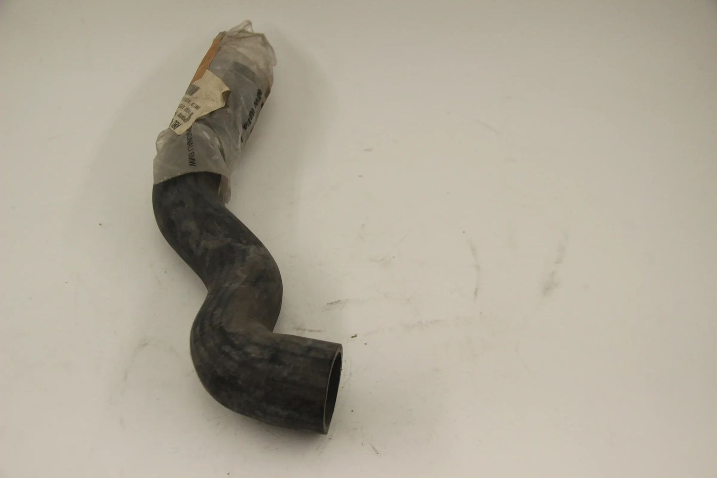 Original BMW E39 520i 523i 528i E38 728i/iL Wasserschlauch 11531740832