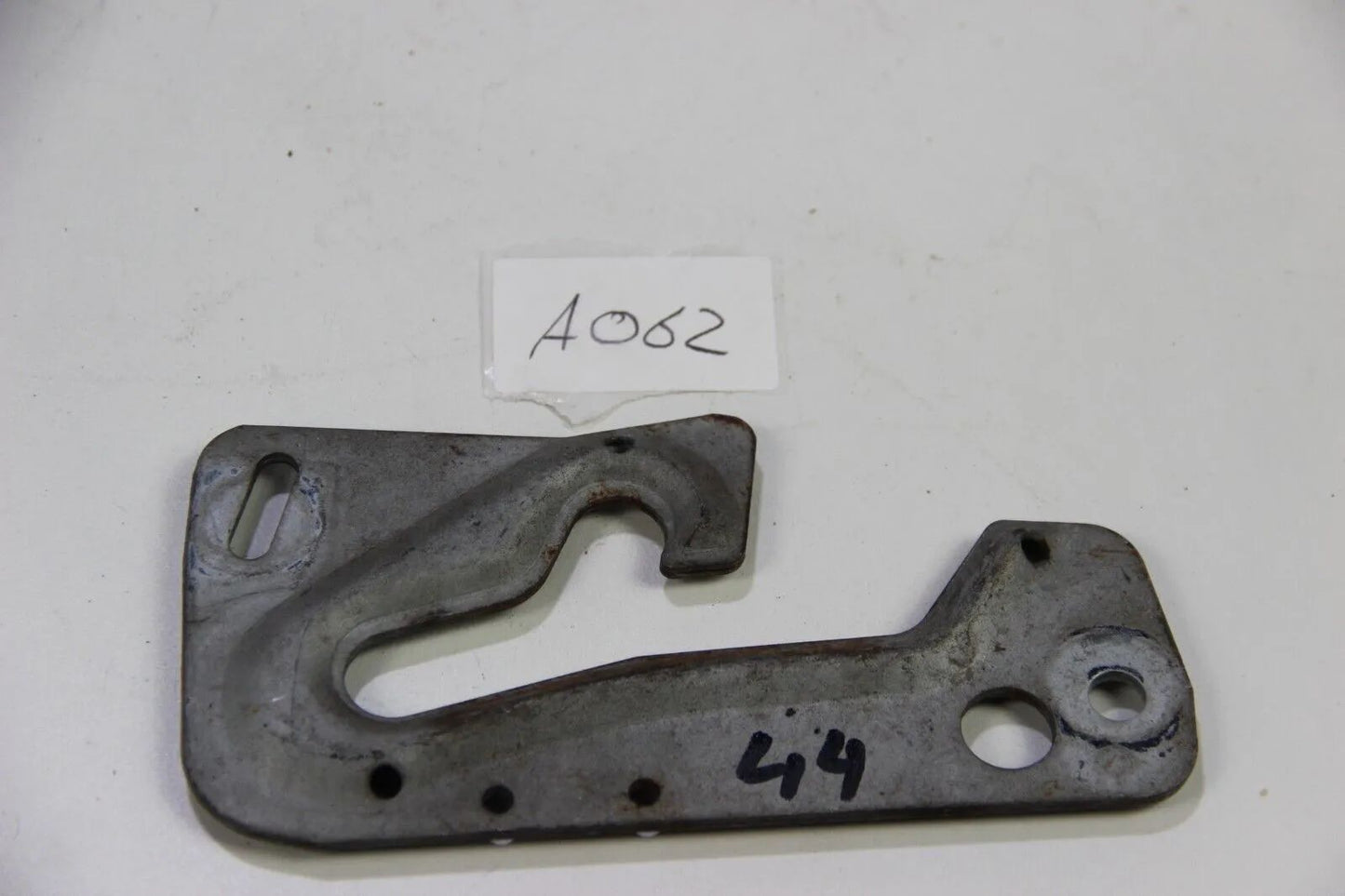 Original BMW E30 Motorhauben Verschluss Haken Hinten Bonnet Hook 316i-325i M3