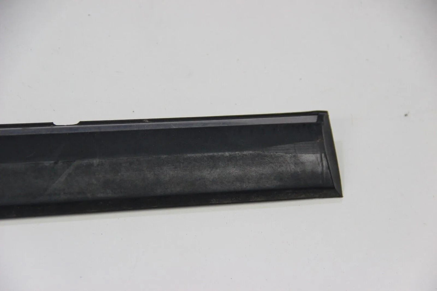 Original BMW E28 5er 518i-535i Stossleiste Tür hinten rechts 1871698 Zierleiste