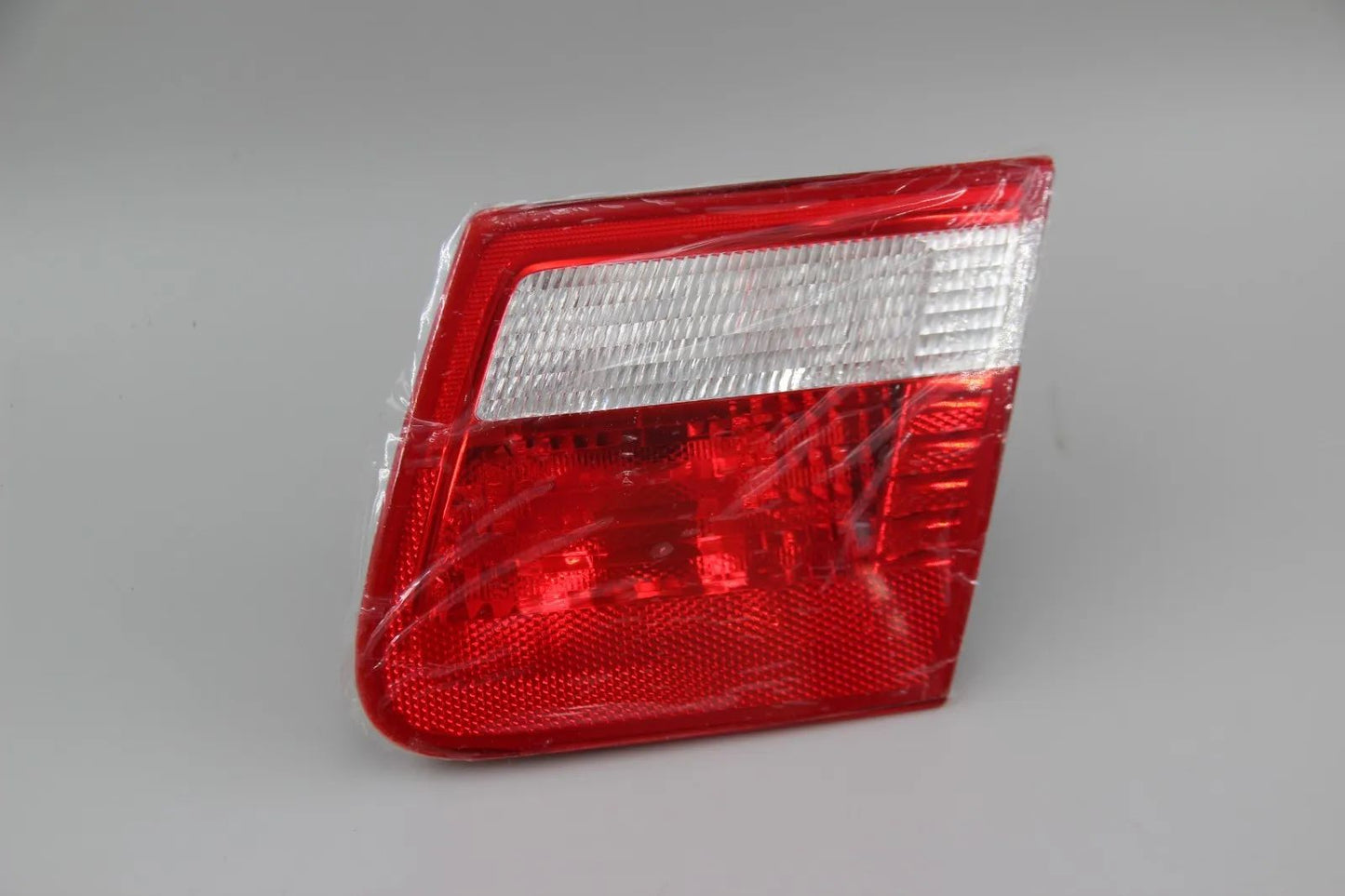 Original BMW E46 Limo/Touring  Heckleuchte Heckklappe rechts  63218368760