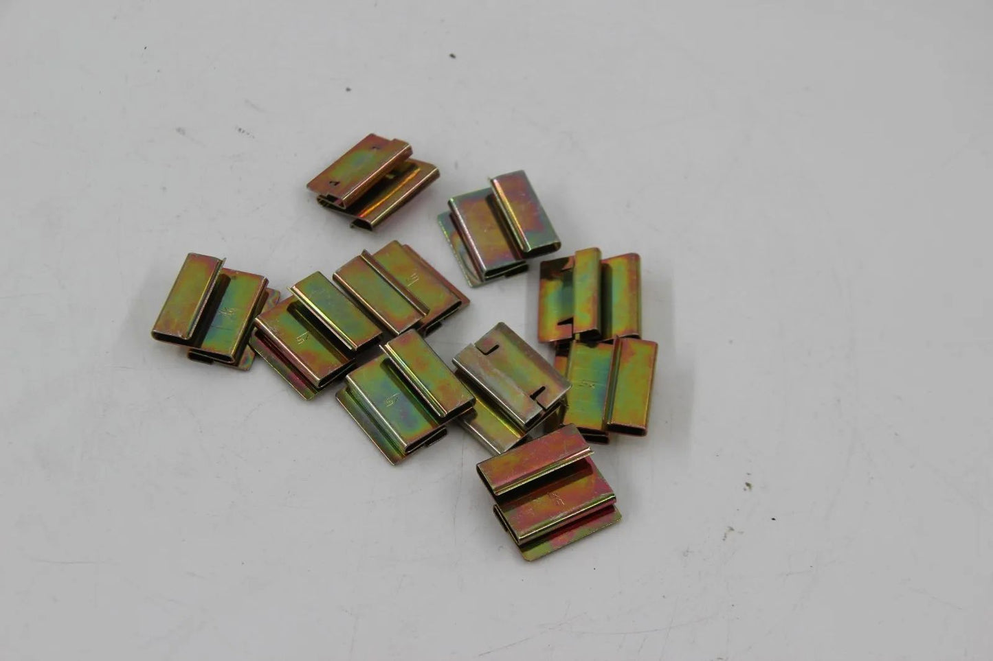 Orig BMW E34 M5 E32 750iLS Klammer Türdichtung vorne 10Stk 51211908406