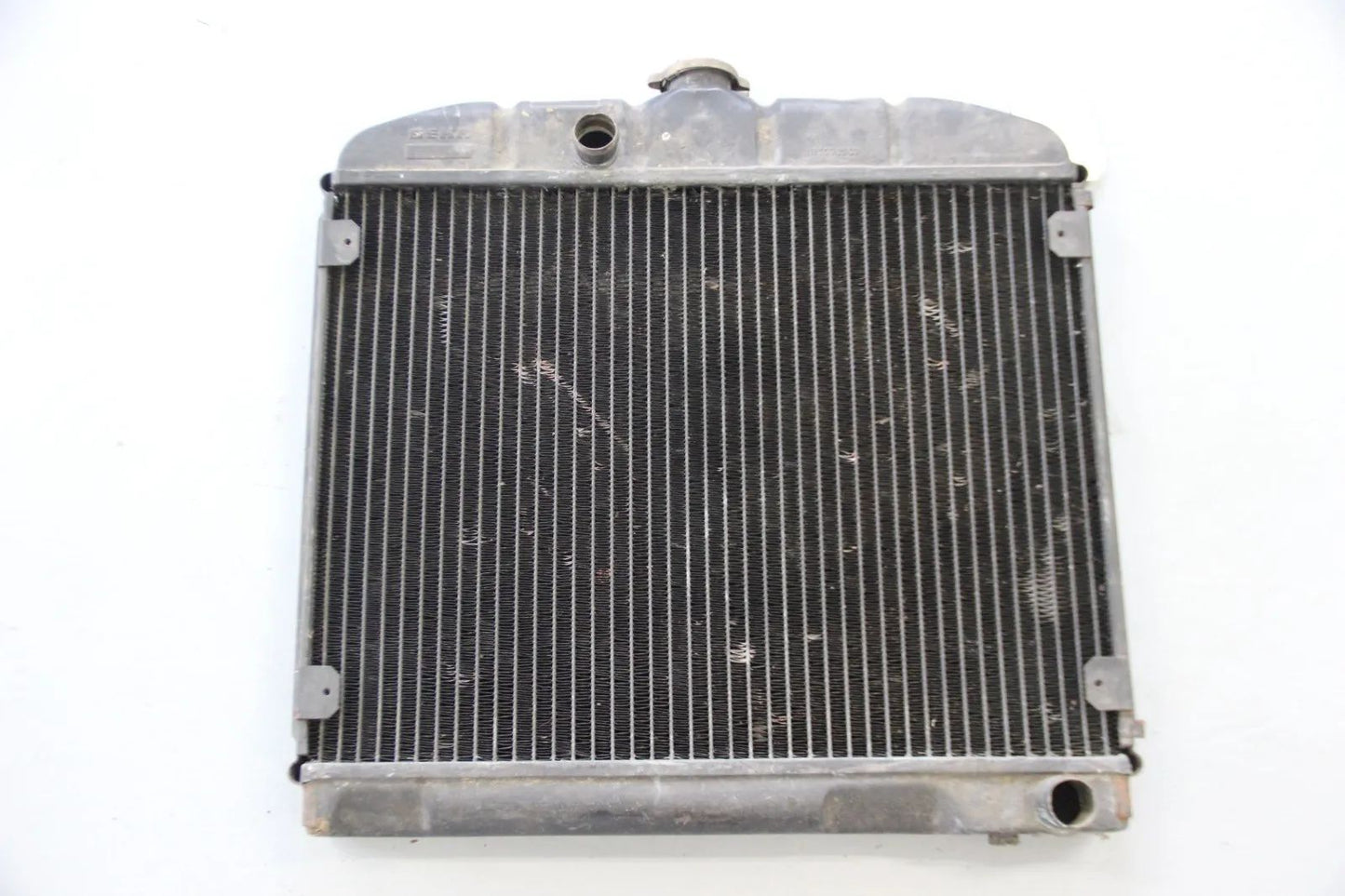 Original Mercedes W111 Coupe Cabrio  Wasserkühler Kühler Behr 1115000903