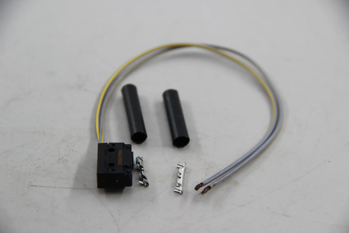 Original BMW E46 316i-330i M3 E39 Mikroschalter Taster Heckklappe 51138185792