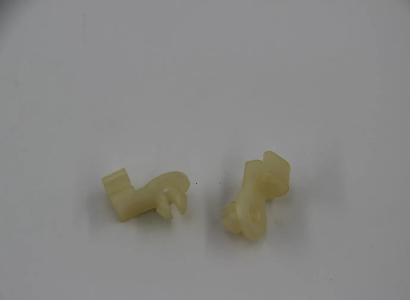 Original BMW E32 E34 Klammer Türschloss 2 Stück  72111904948