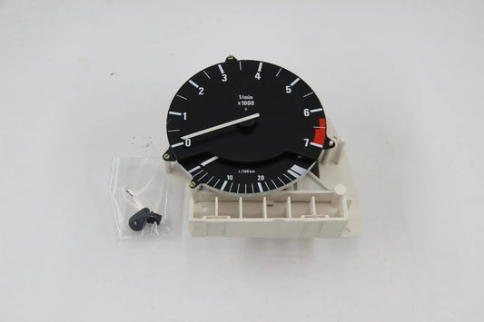 BMW E28 E24 Drehzahlmesser mit Verbrauchsanzeige L/100KM NOS 62131376425