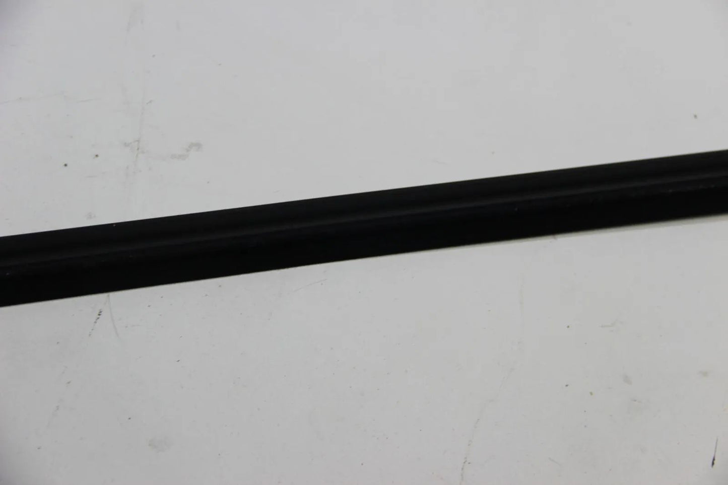 Original BMW E30 316i-325i M3 Fensterschachtabdichtung aussen links 51211913055