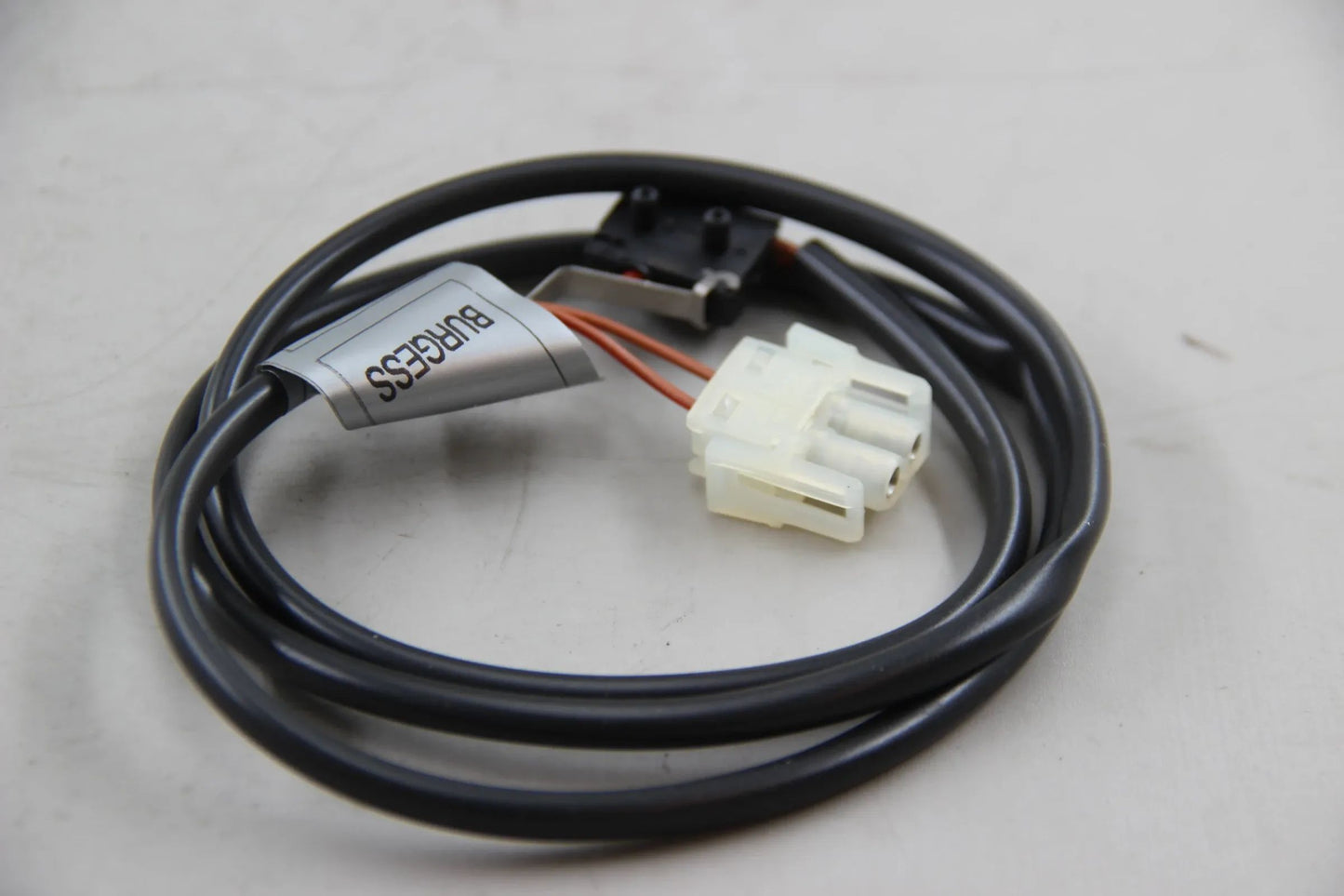 Original BMW E31 840i Mikroschalter Lehnenverriegelung "R" 61318354130