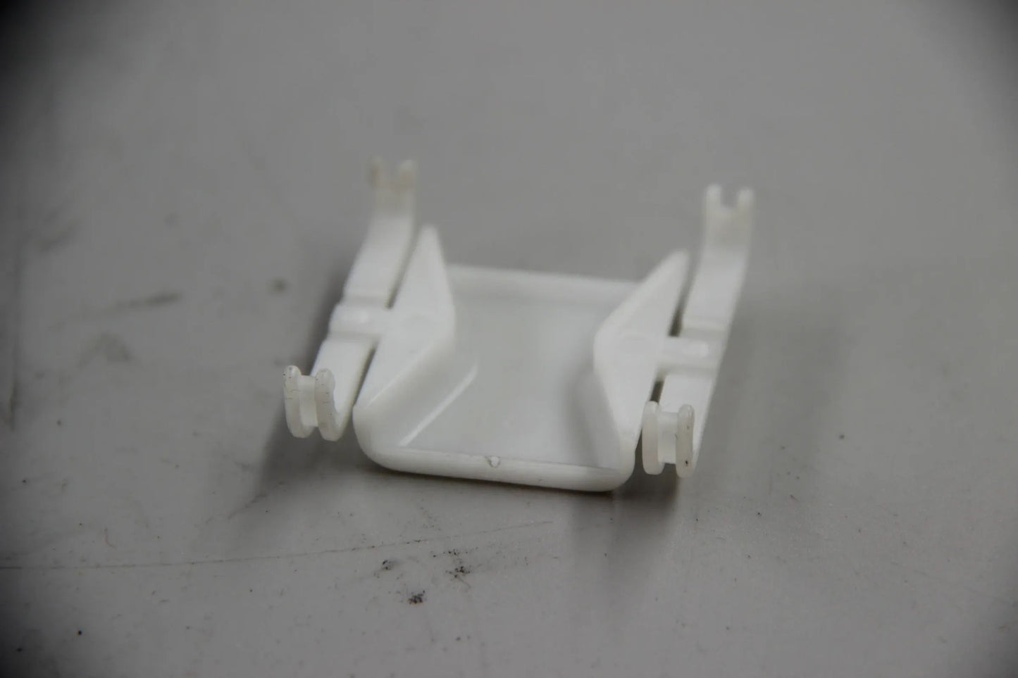 Original BMW E39 520i 523i 525i-540i M5 E38 728i-750i L7 Clip 51328164788