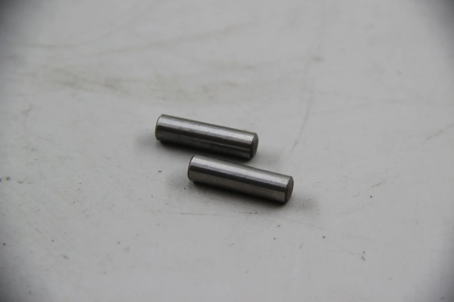 Original BMW E10 E9 E81 E88 E21 E30 E46 E12 E39 E60 2x Zylinderstift 23411466134