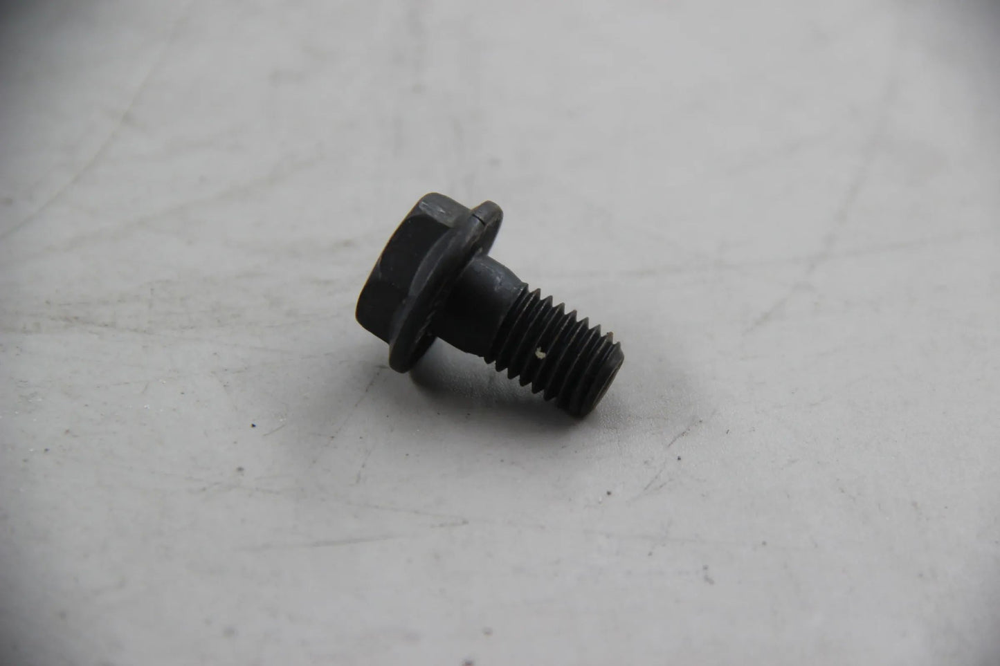 Original BMW E21 315 316 320 318i 320i 323i Sechskantschraube M10X19 33131209699
