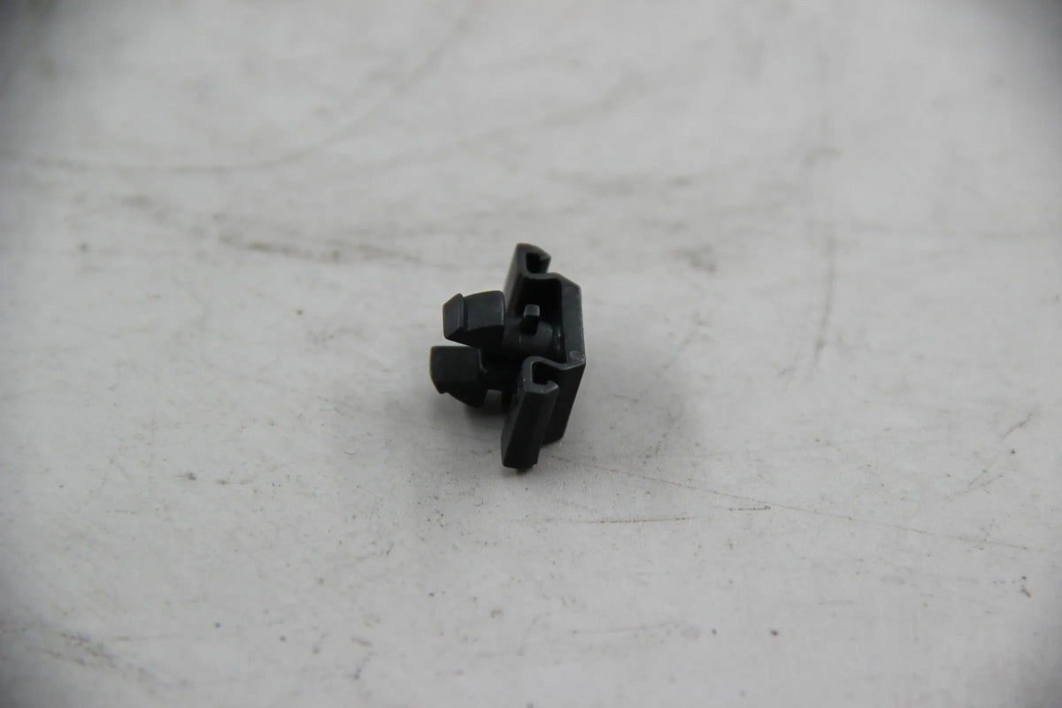 Original BMW E36 316i 318i 320i 323i 325i 328i M3 Klammer NOS NLA 51138144998