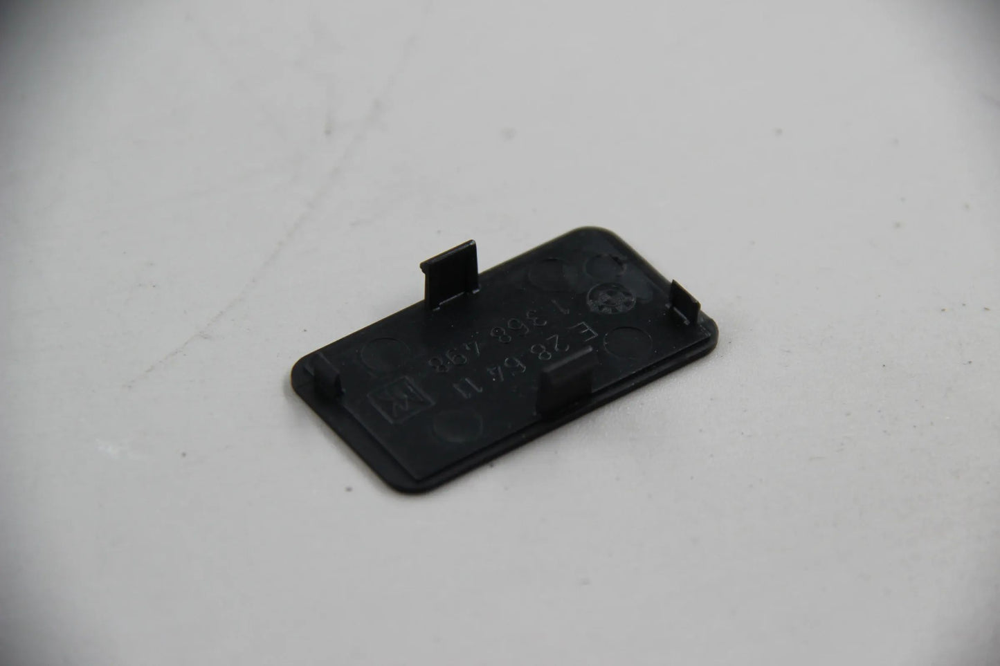 Original BMW E30 316i-325i M3 E28 E24 E32 E38 Z1 Blindverschluss 64111368498