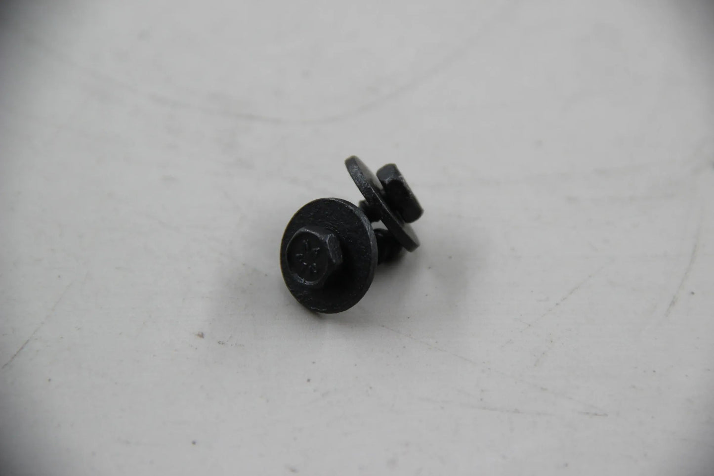 Original BMW E60 M5 S85 2x Sechskantschraube TS5X16MM SW8  51112257140