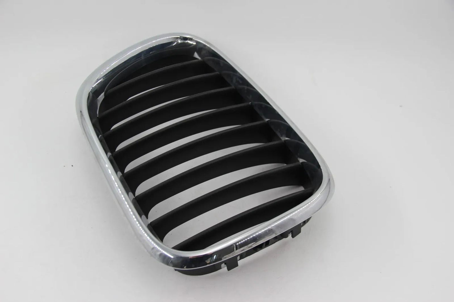 Original BMW E53 X5 3.0d-4.6is Ziergitter Niere Vorne Rechts Chrom 51138247674