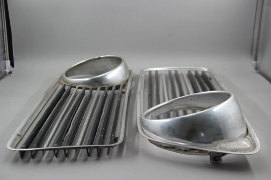 Original BMW E10 2002 ti tii Ziergitter links + rechts chrom +Blende schwarz 1808473 1808474 1817840