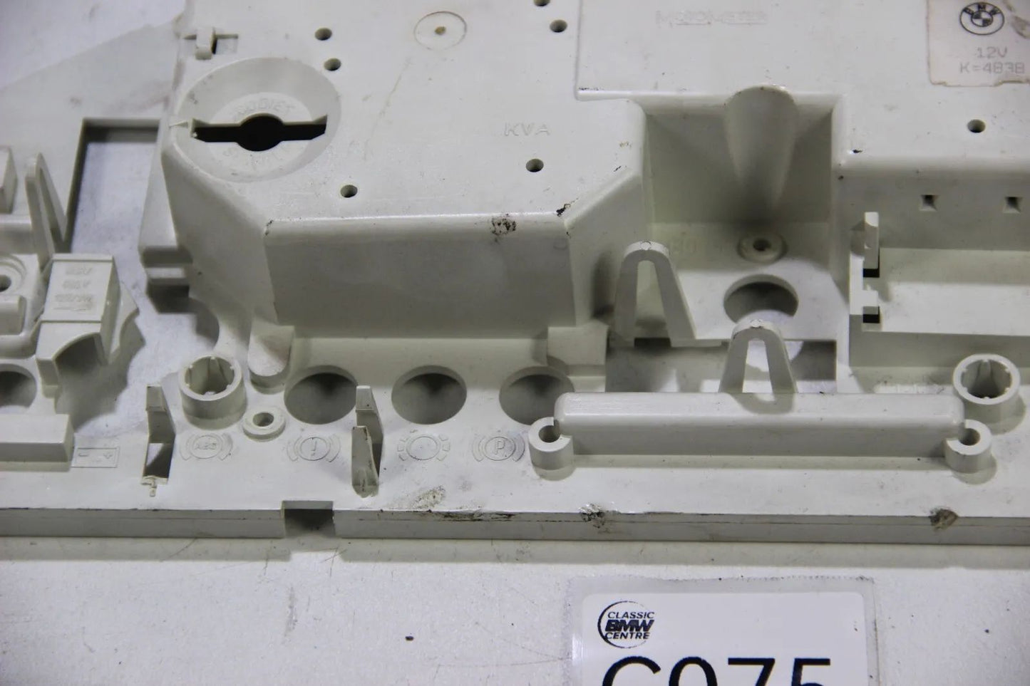 Original BMW E30 316i-325i 325e M3 	Kombiinstrument Rückplatte Weiß	1377373