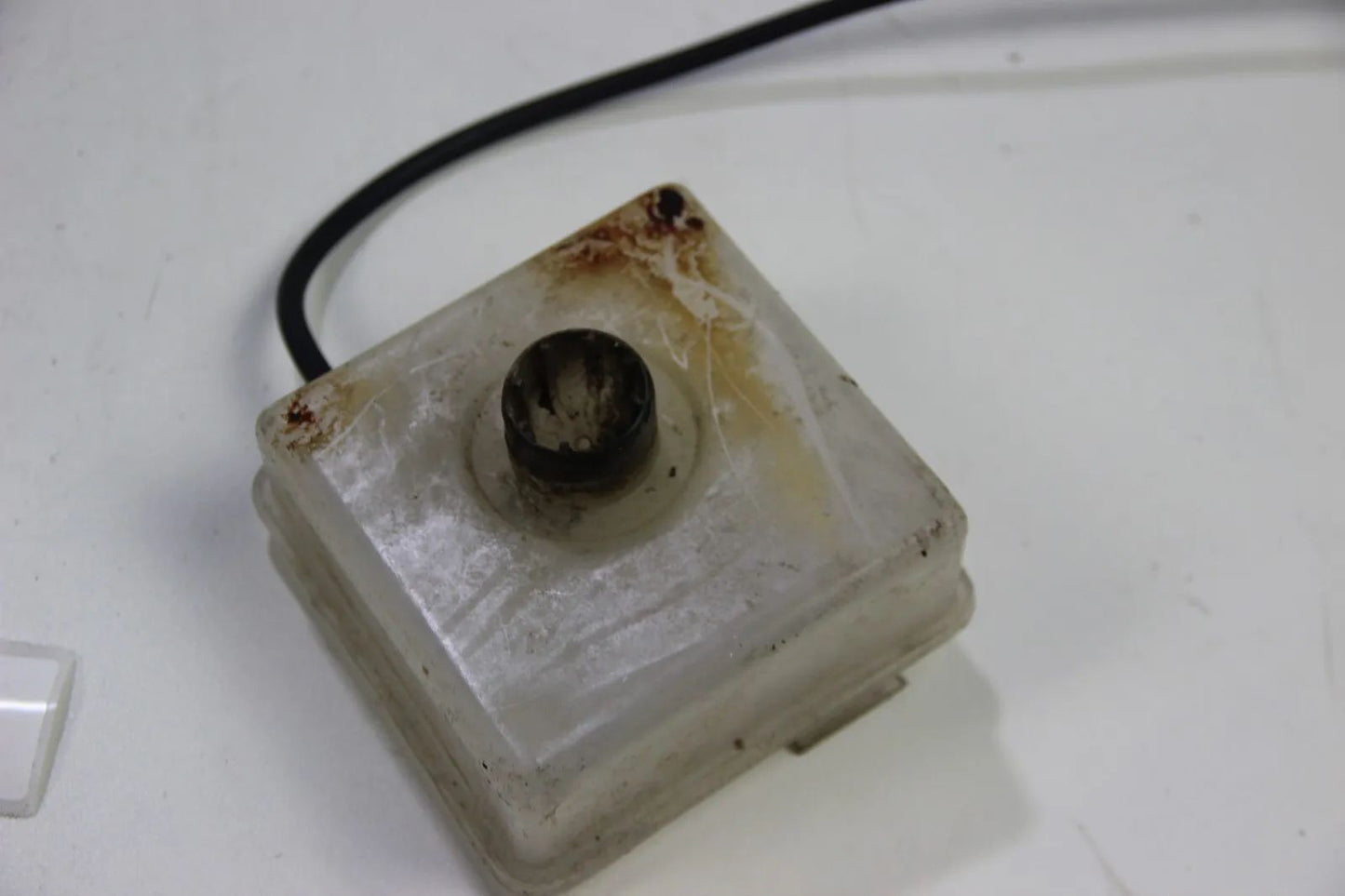 Original BMW E30 320i 325i M3 Batterie Überlauf Ausgleichsbehälter 3er 1374963