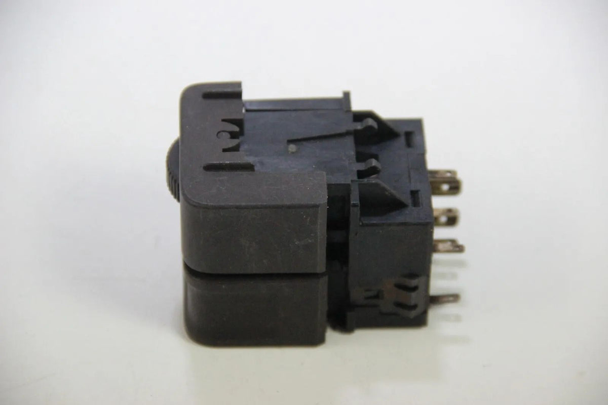 Original Audi Audi 80 coupe urquattro Lichtschalter negro braun 811941531