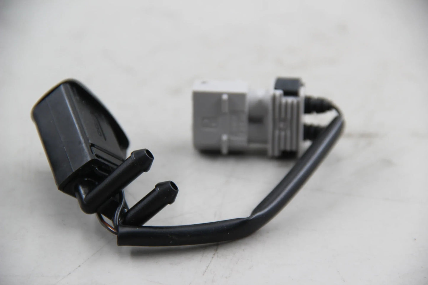 Original BMW E36 E34 E32 Z1 Z3 Spritzdüse heizbar 61668350355