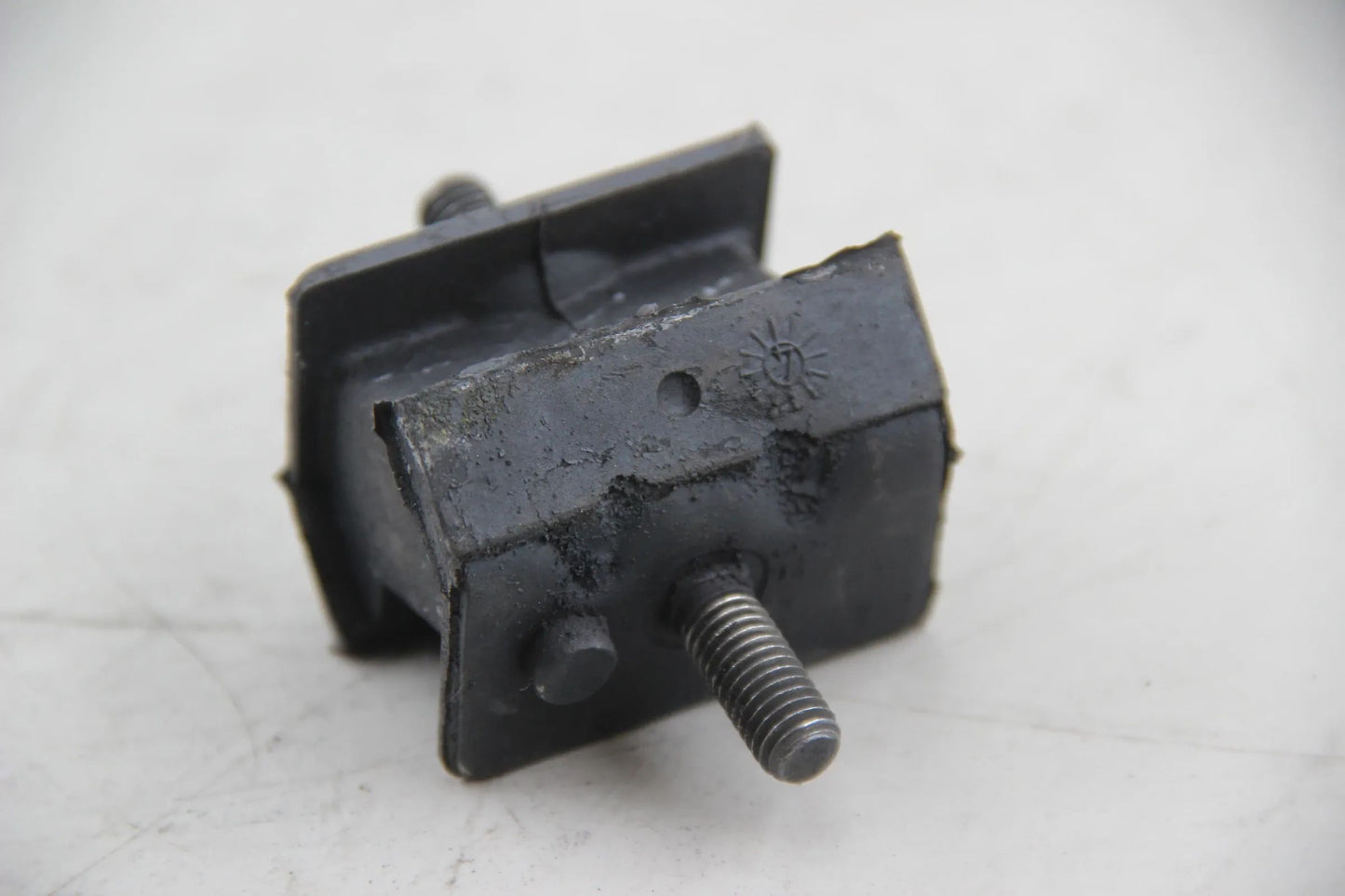 Original BMW E36 320i 325i is E34 520i 525i Gummilager rechts 24701138428