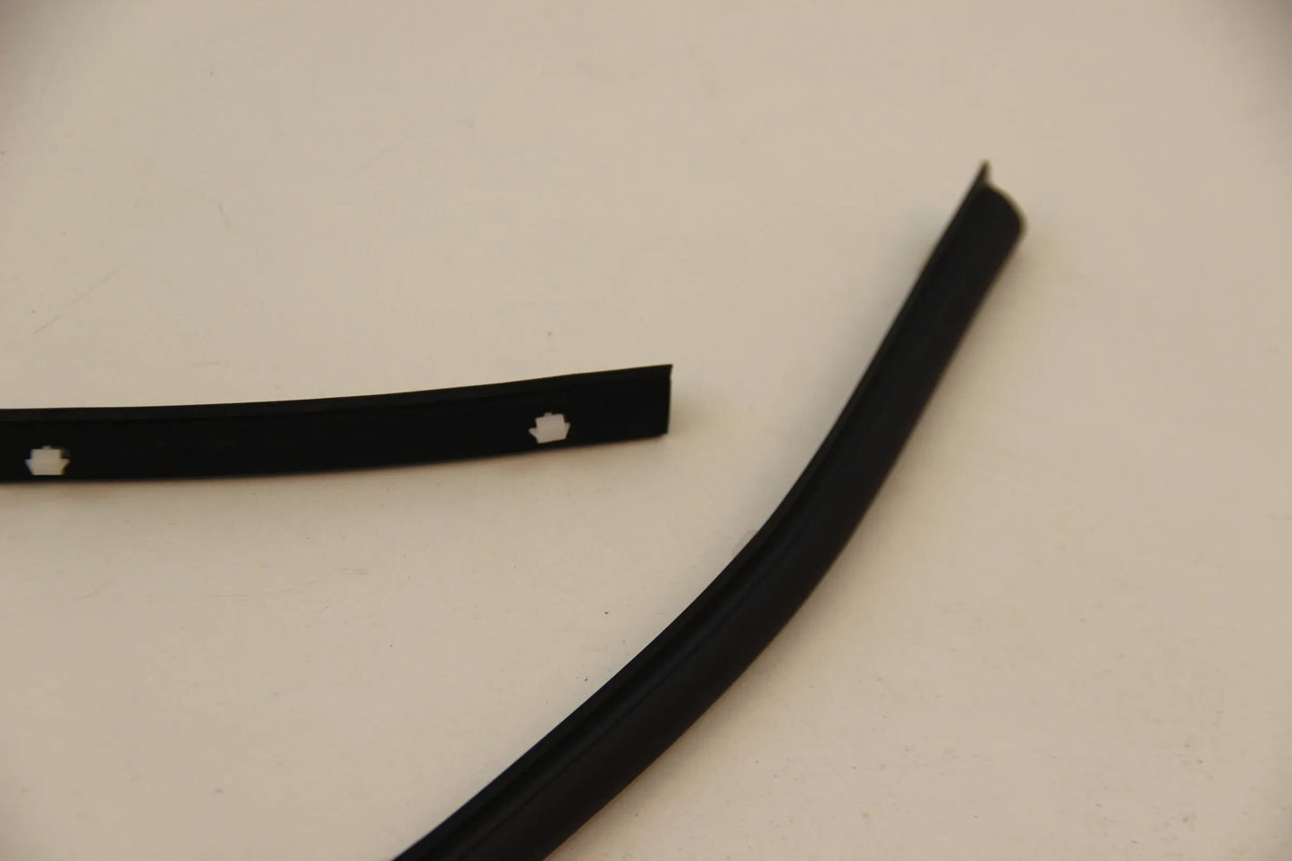 Original BMW E36 316i-328i M3 Abdichtung Frontklappe vorne 51238207821