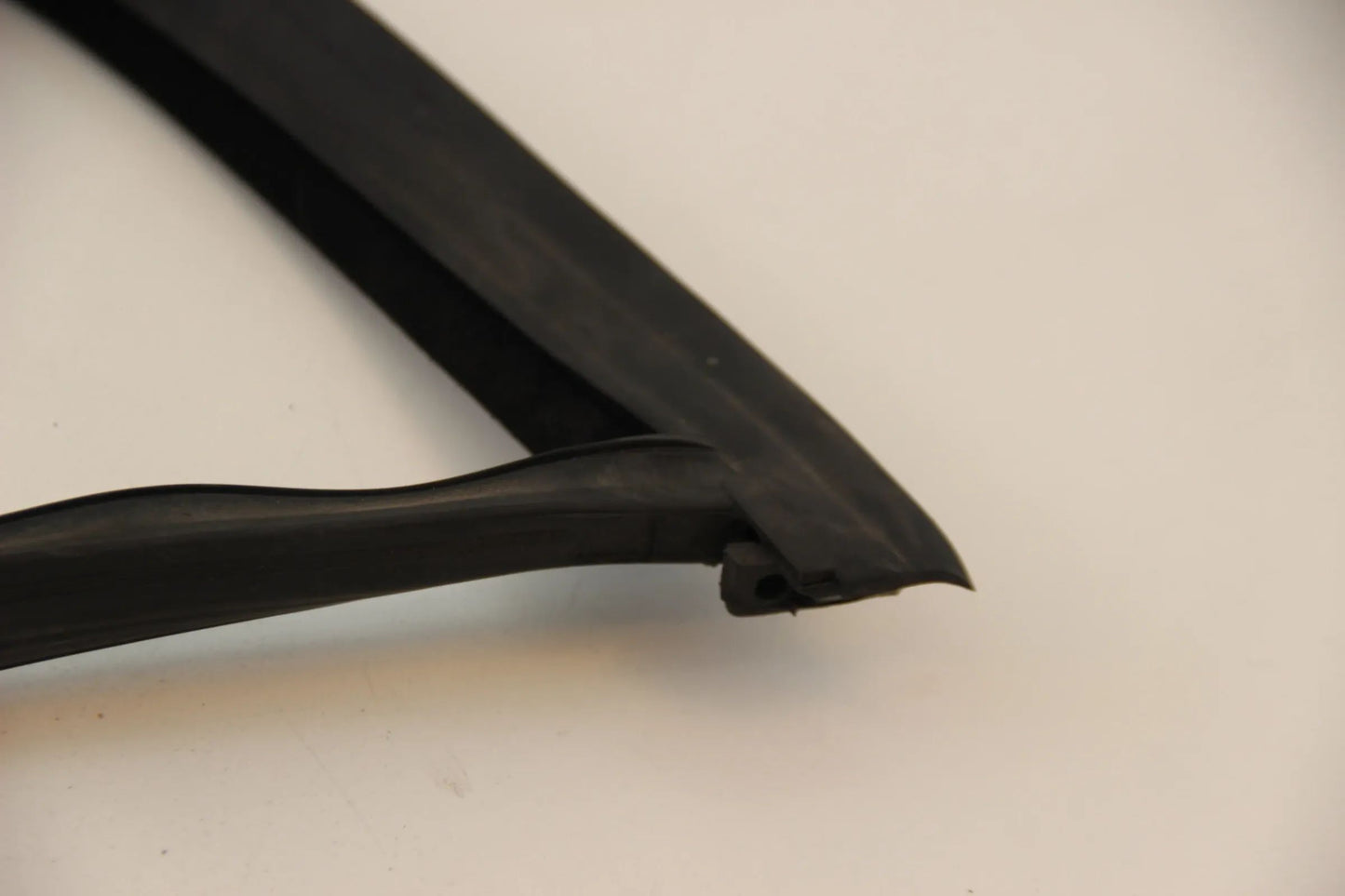 Original BMW E34 5er Fensterführung vorne Links 51321934207