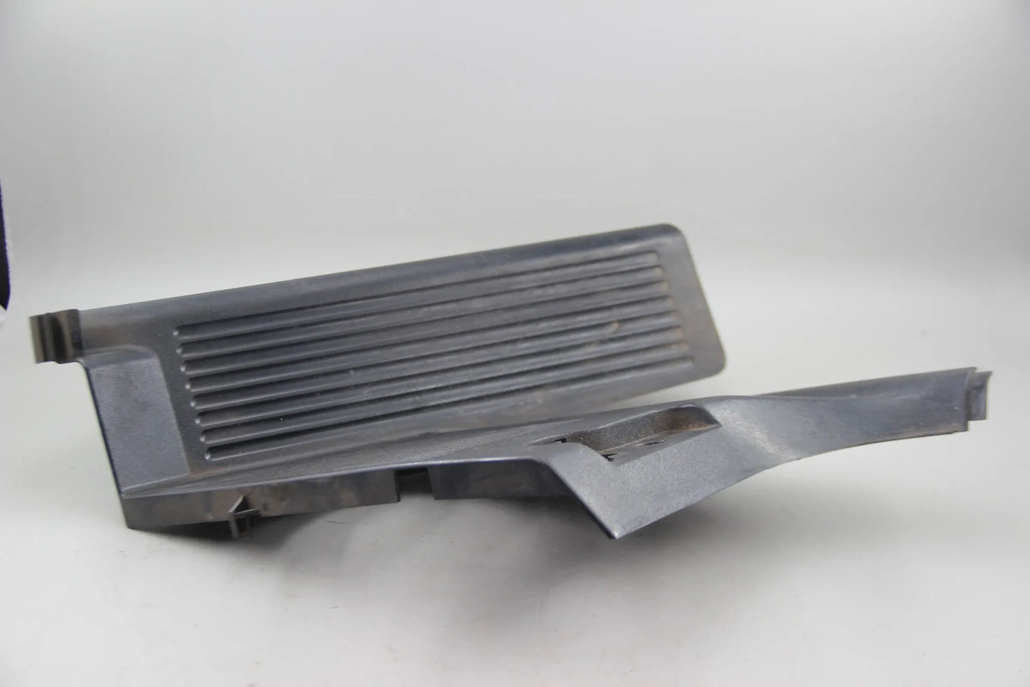 Orig BMW E36 316i-328i M3 Seitenverkleidung vorne links beschädigt 51438135511