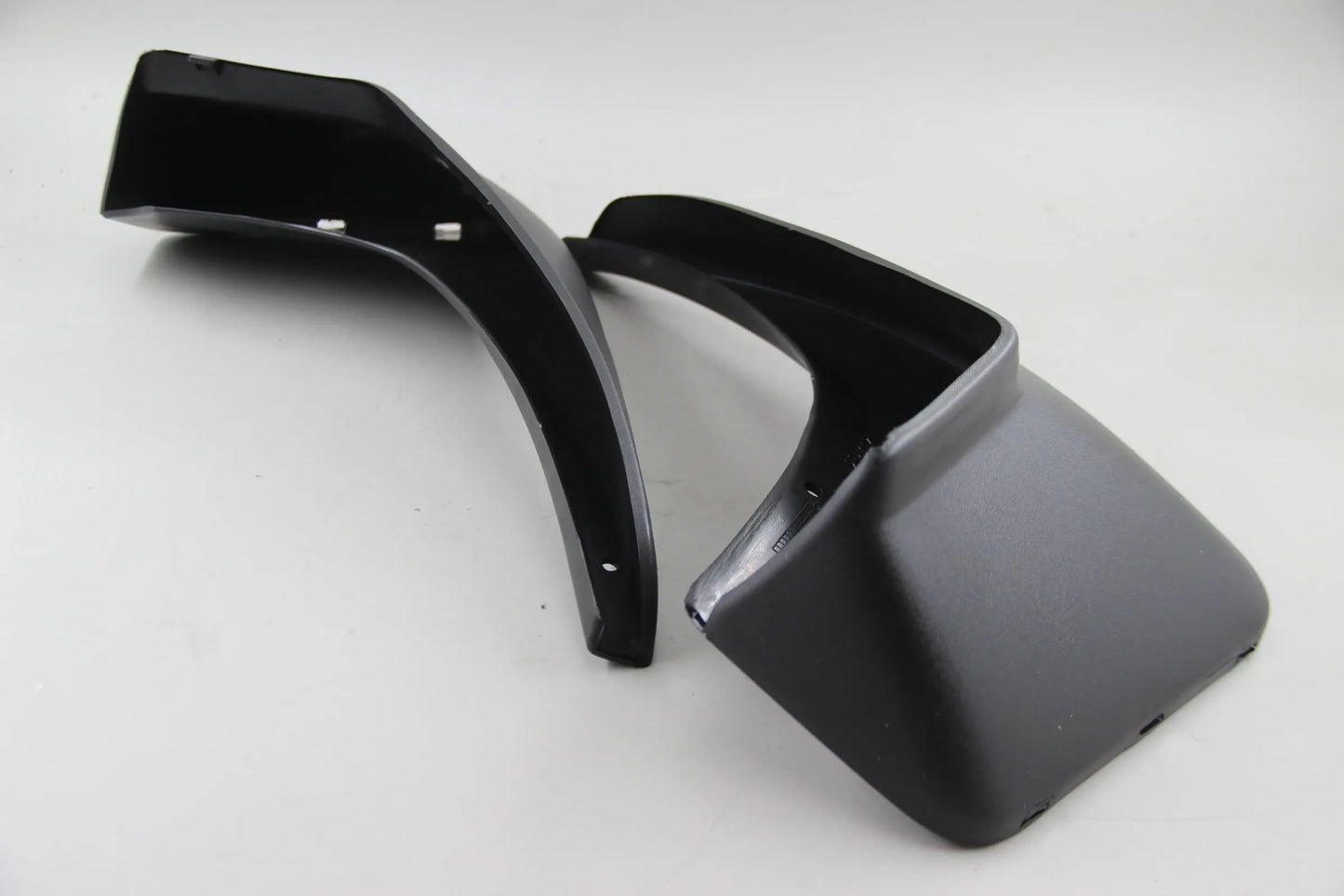 Orig. BMW E46 316i-330i Limousine Satz Schmutzfänger hinten NOS NLA 82169408656