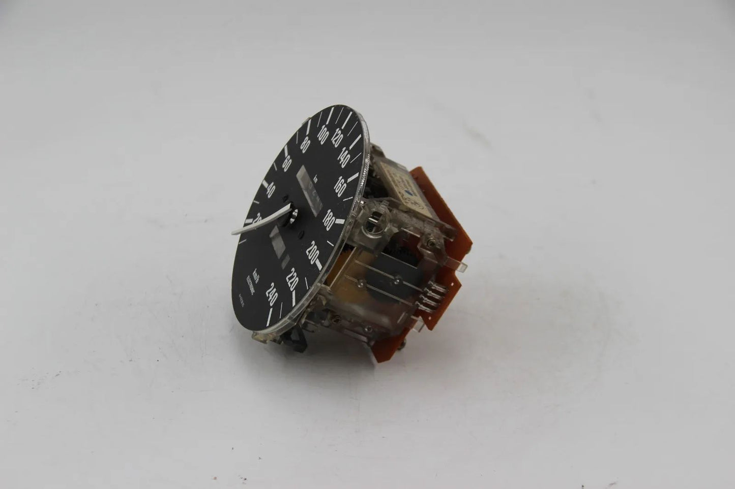 BMW E30 320i 323i 325i  Tachometer Km/h Speedometer Instrument VDO 1377343