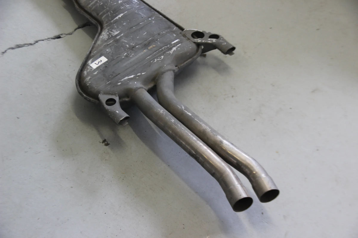 Original BMW 7er E23 735i M30 M30b35 Limousine Mittelschalldämpfer 18121175686