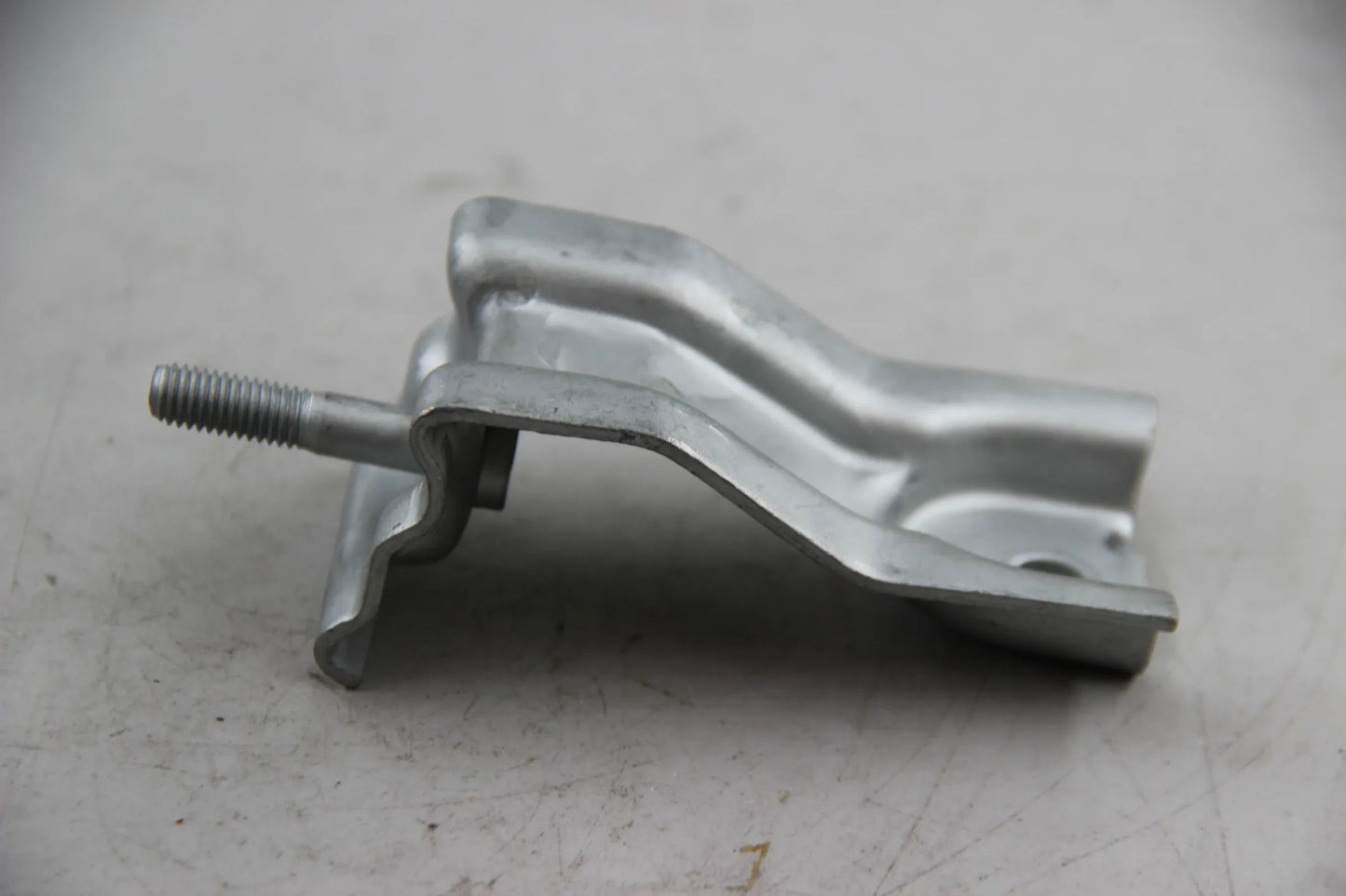 Original BMW E36 316i 318i M40 Limousine Halterung 18211723557