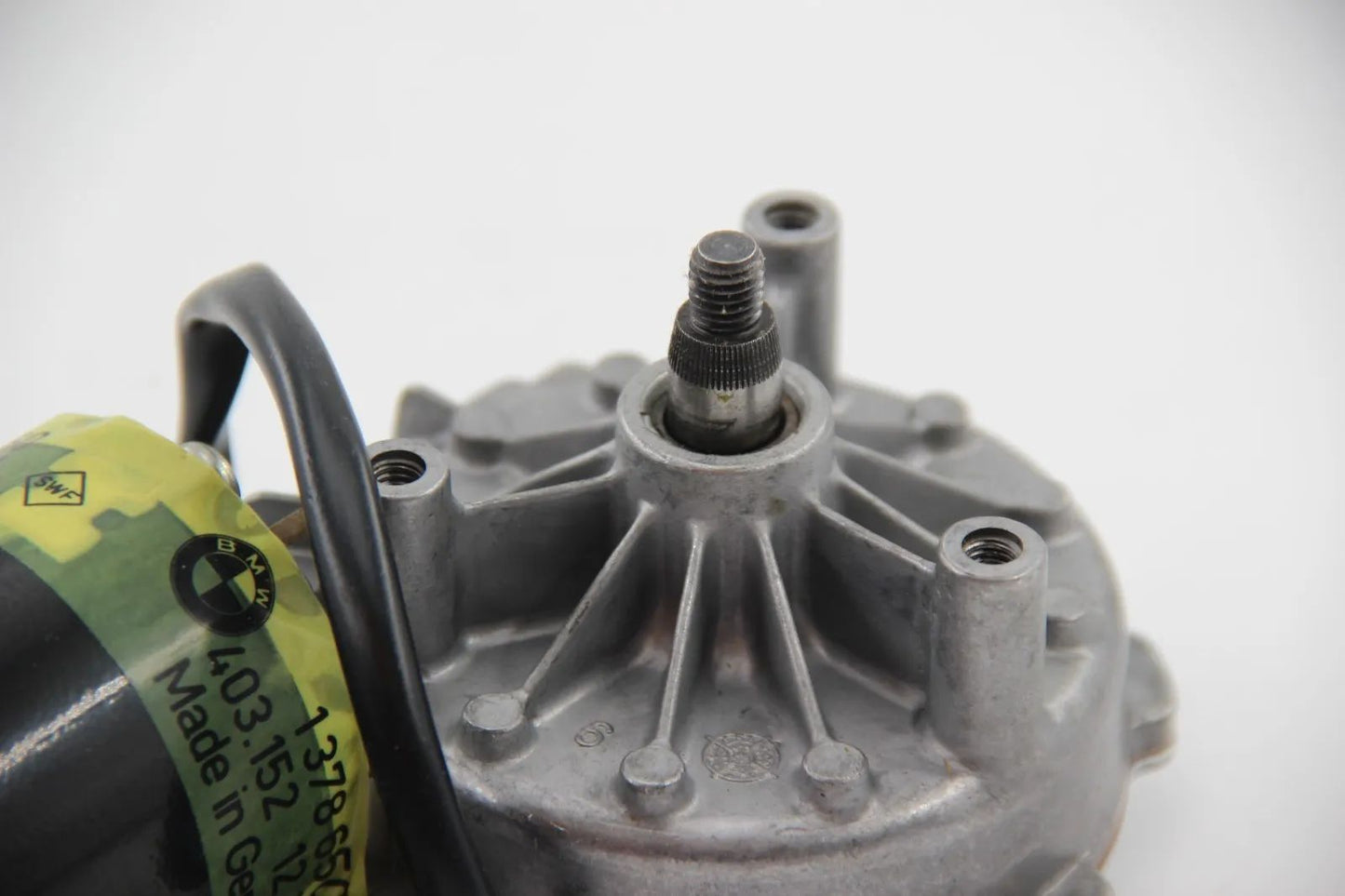 BMW E34 518i-540i M5 E32 730i-750i Wischermotor Scheibenwischer 61611378650