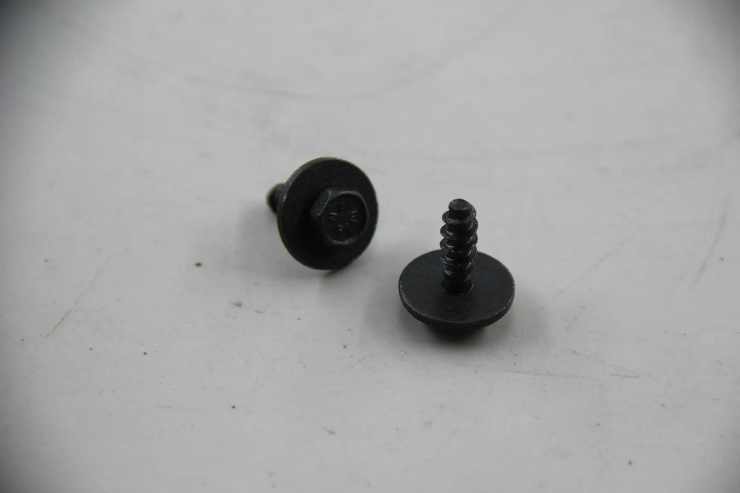 Original BMW E60 M5 S85 2x Sechskantschraube TS5X16MM SW8  51112257140