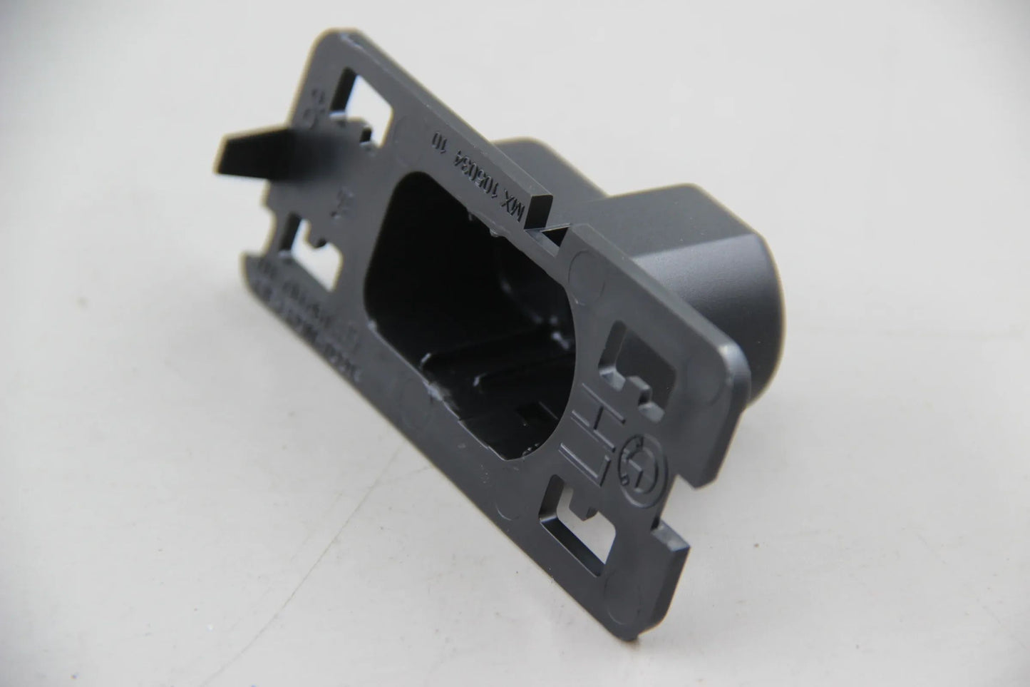Original BMW E70 X5 3.0d 3.0sd Aufnahme PDC-Sensor innen links 51117165461