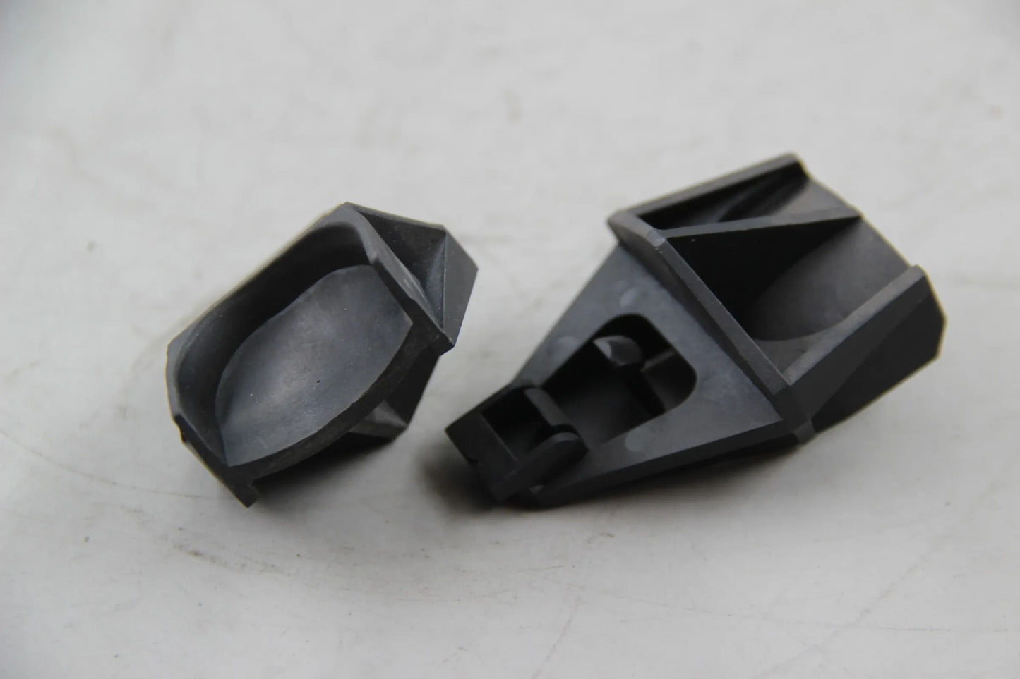Original BMW 2x Halter Wasserkühler A=30MM 17111712347