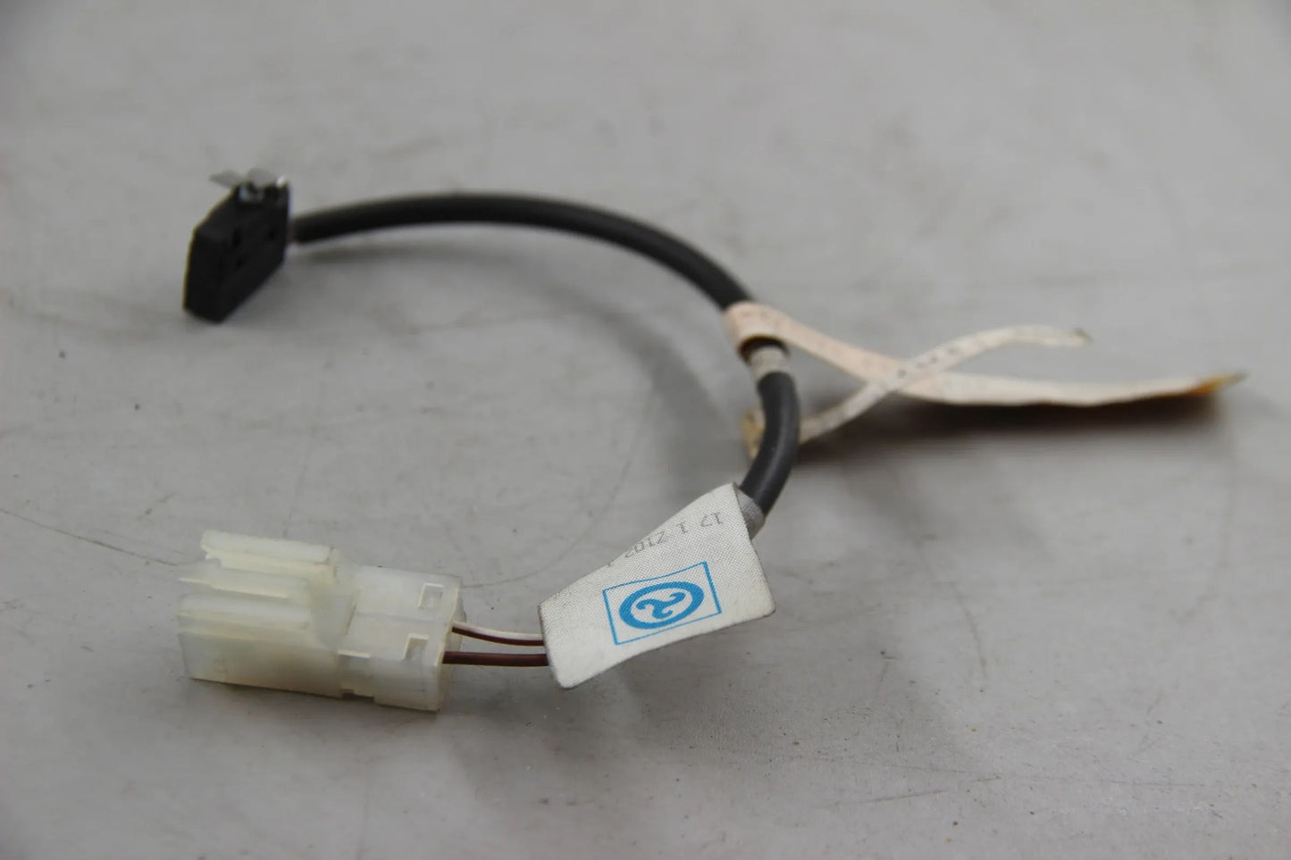 Original BMW E34 518i 520i-540i M5 Microschalter Heckklappenschloss 61318355128