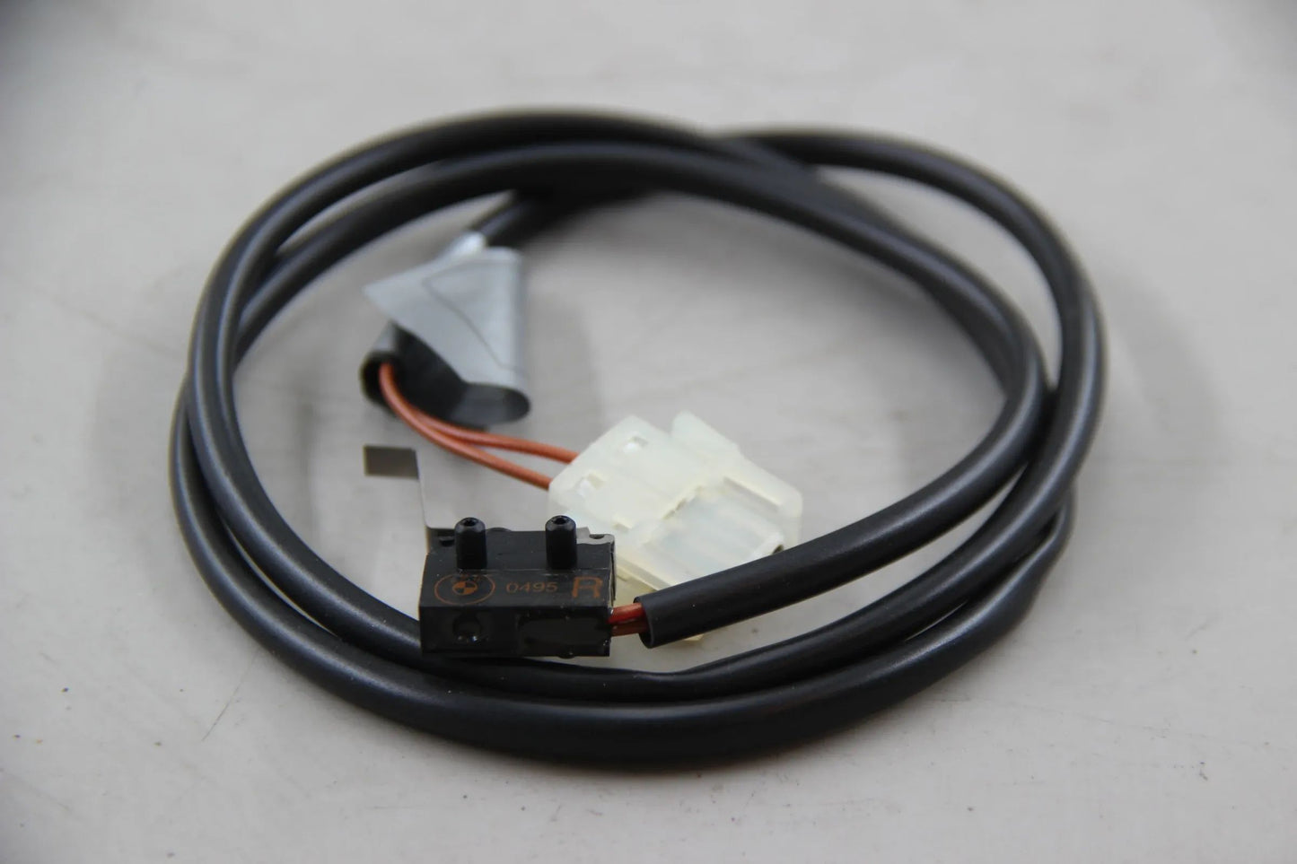 Original BMW E31 840i Mikroschalter Lehnenverriegelung "R" 61318354130