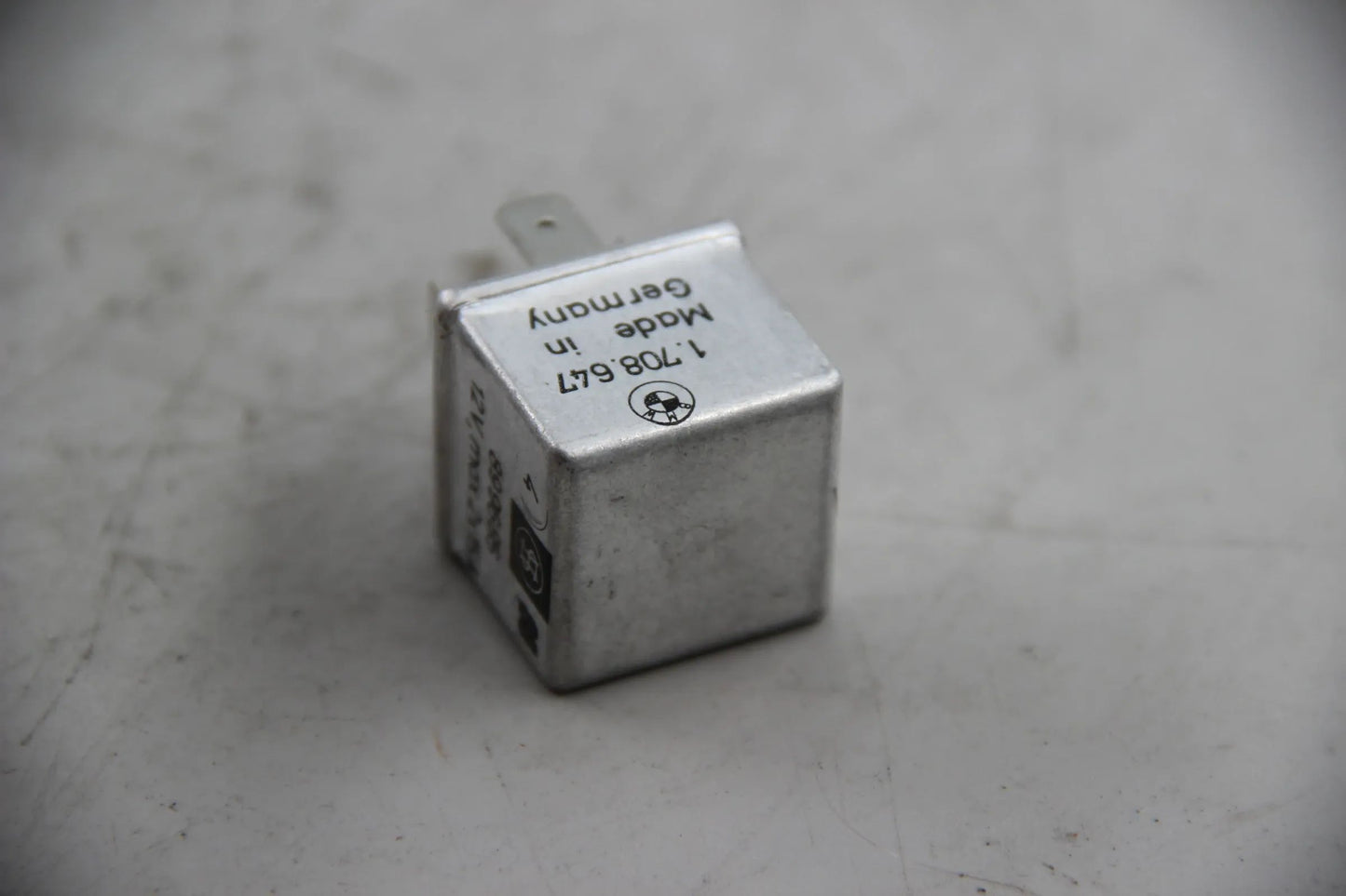 Original BMW E21 E30 E12 E28 E34 E24 E23 Diodenrelais SI537 04/86 12631708646