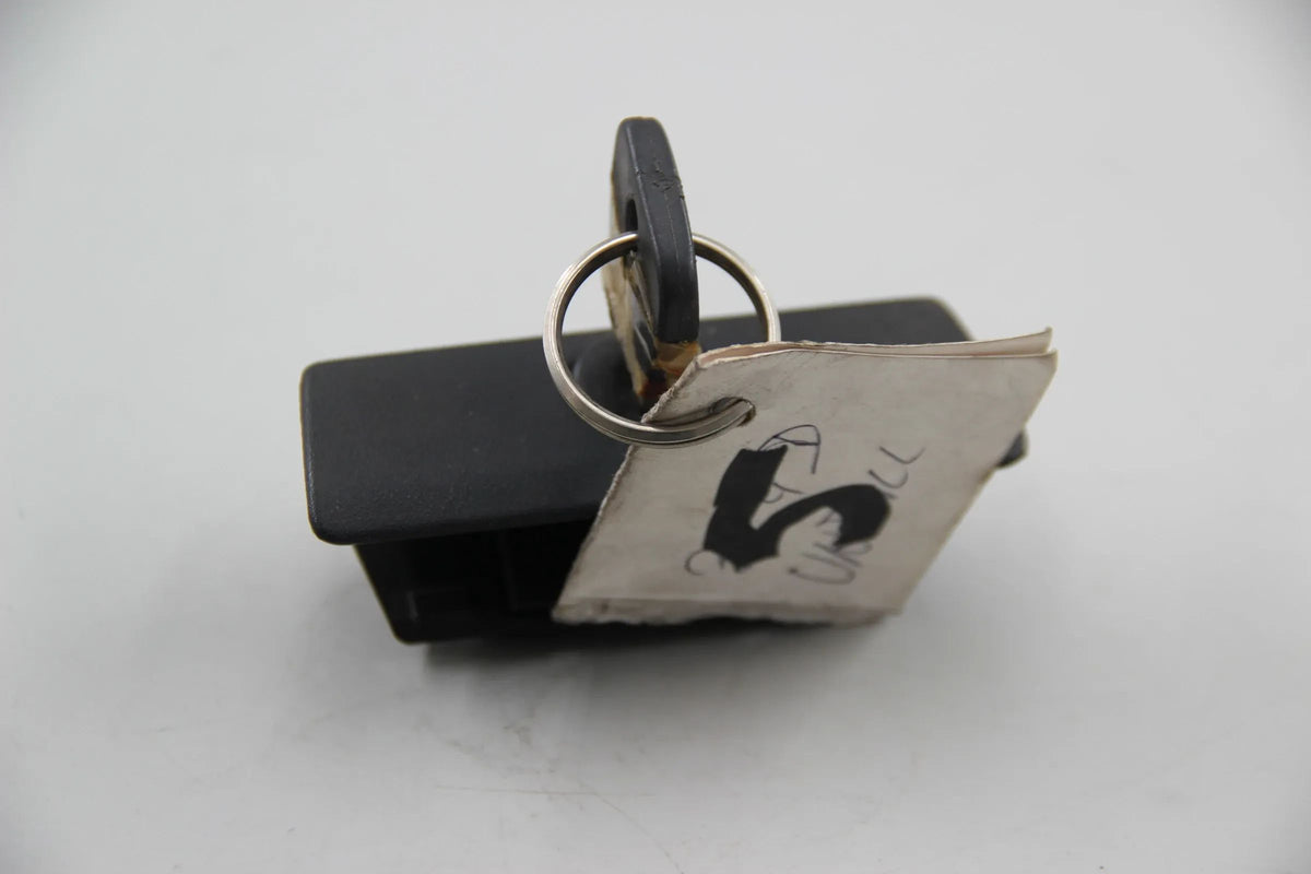 Original BMW E30 324d Verschluss mit Schlüssel Handschuhfach 51161853002