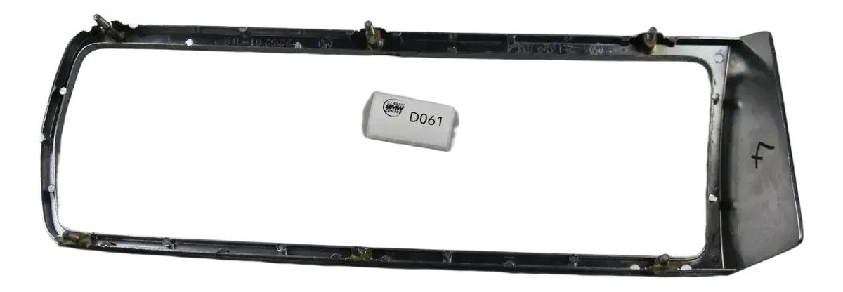 BMW E3 Heckleuchte Rücklicht Rahmen Chrom Ring links 1350703