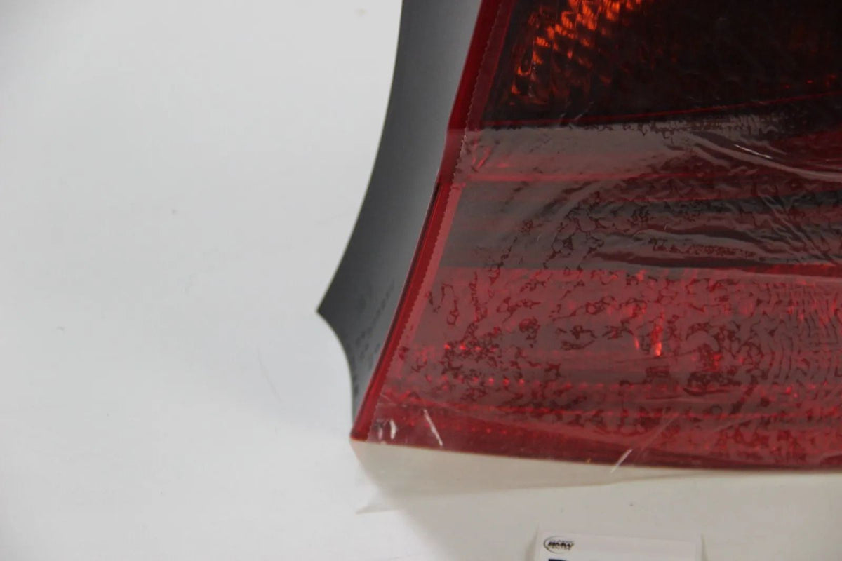 Original BMW E90 3er Heckleuchte Seitenwand rechts Taillight Light 6937458