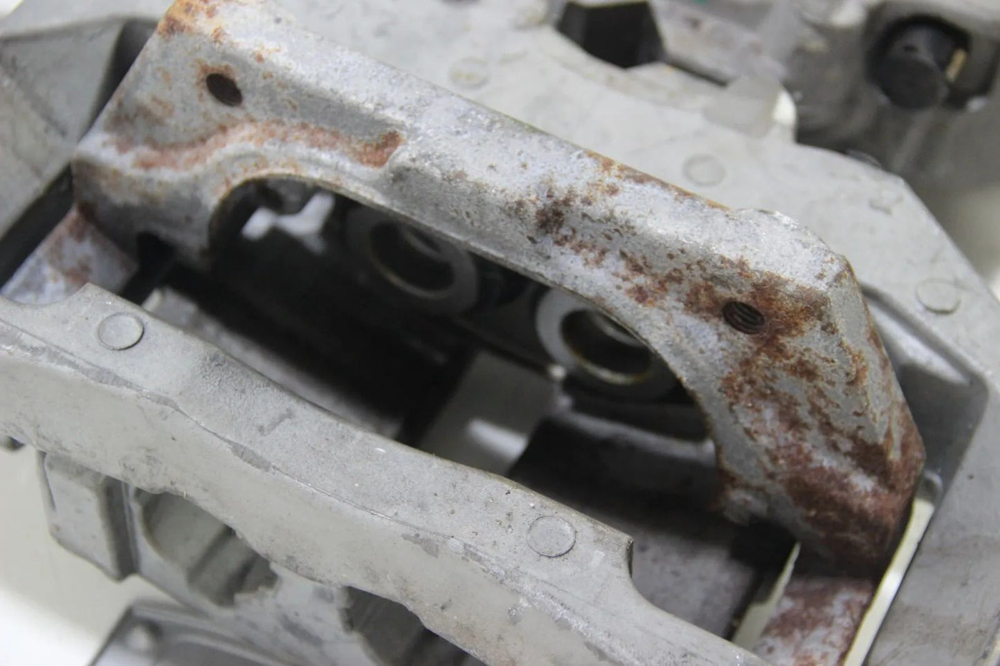 Original BMW E60 M5 S85 V10 Bremssattel Sattelhalter Vorne Hinten Links Rechts