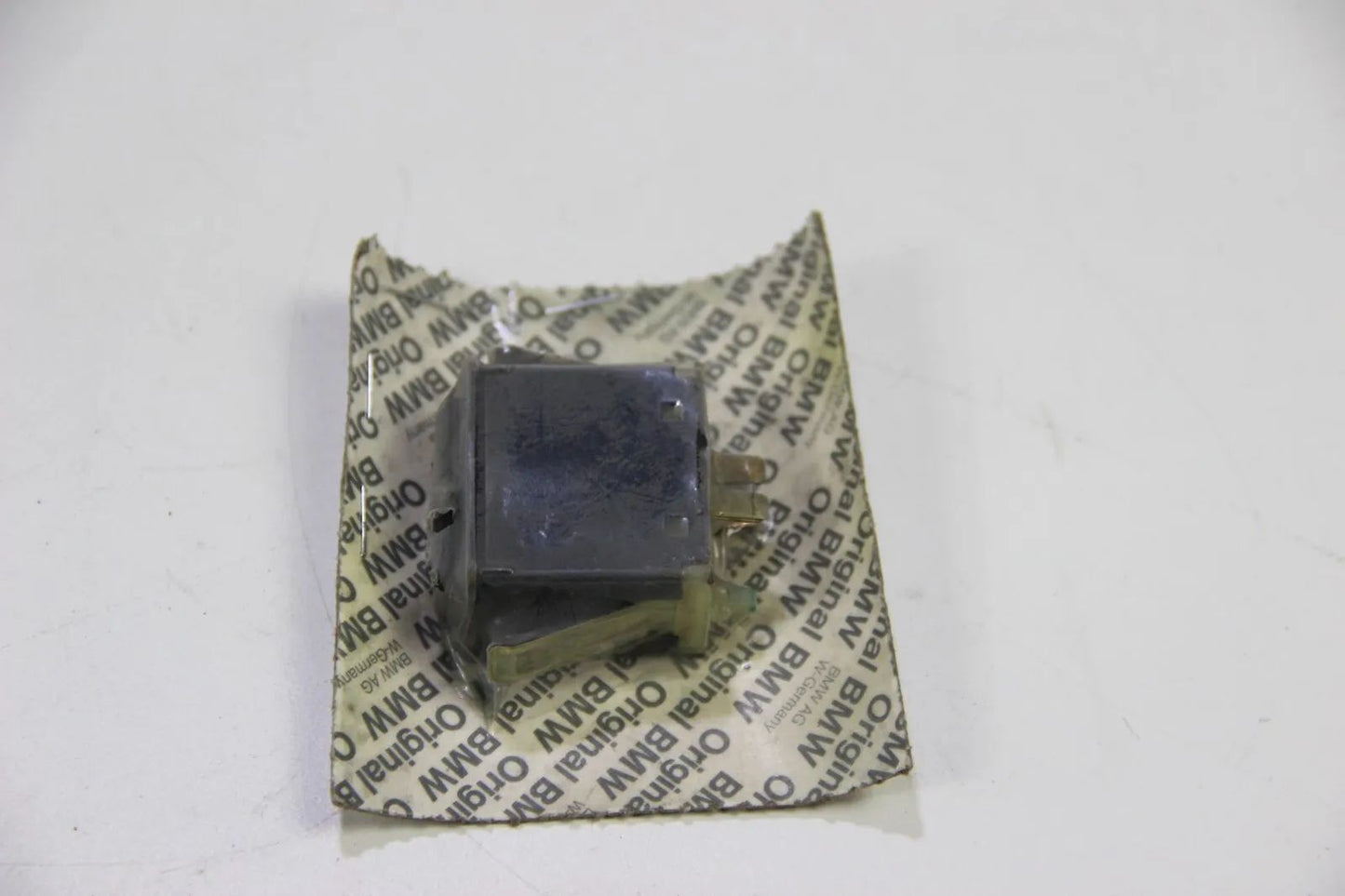 Original BMW E23 E28 E30  Schalter Switch Luftverteilung Mitte 61311366493