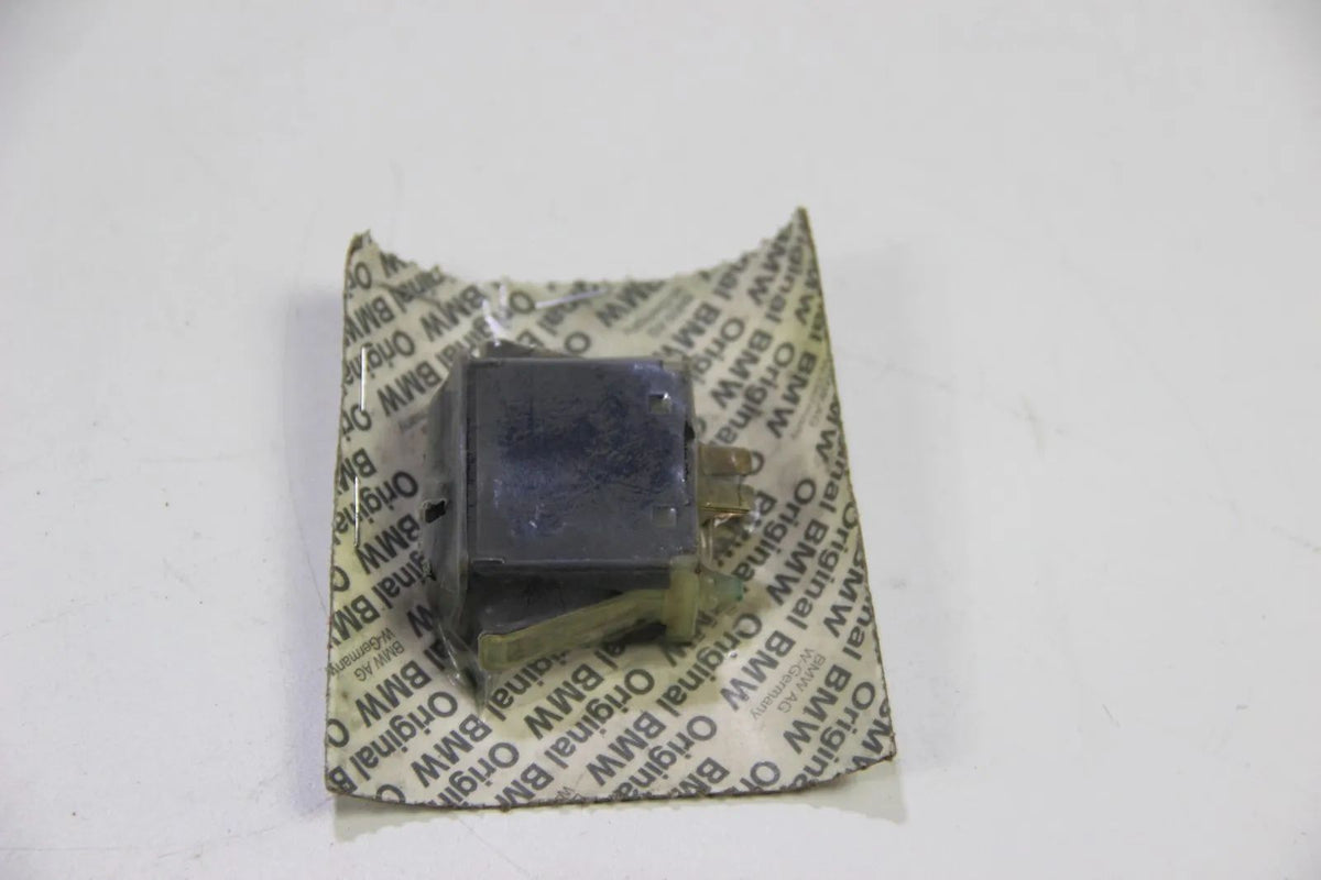 Original BMW E23 E28 E30  Schalter Switch Luftverteilung Mitte 61311366493