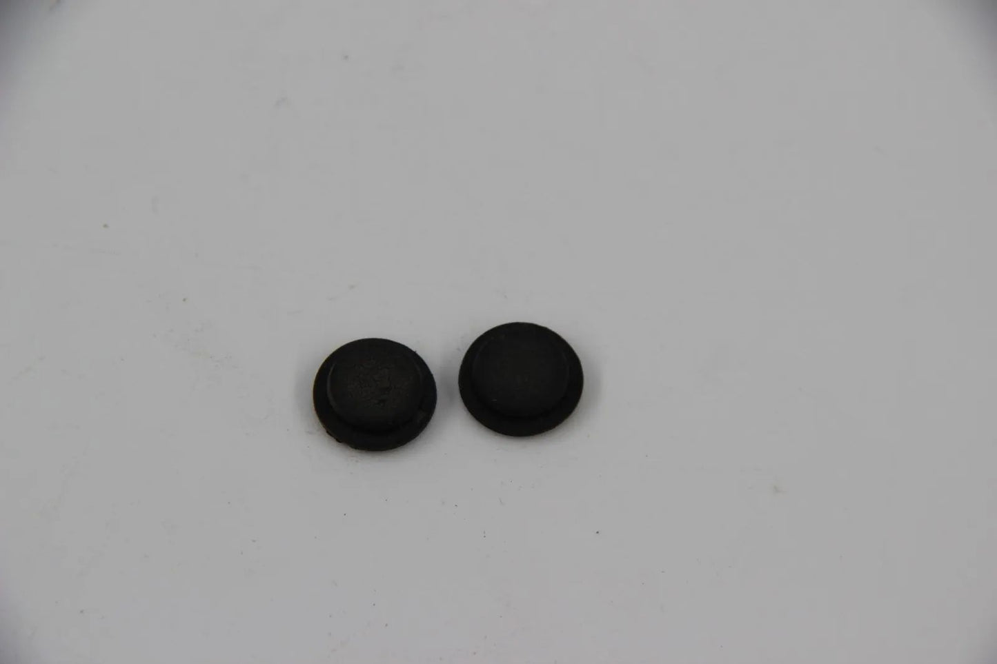 BMW E3 E9 E21 E30 E12 E28 E23 2x Gummistopfen D=8mm New Old Stock 41125503104