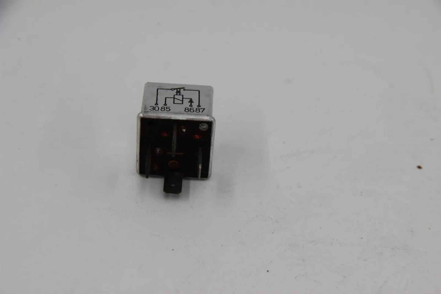 BMW E28 M5 S38 M535i M30 E24 630CSi-635CSi M30 Diodenrelais NOS 61311368504 NEU